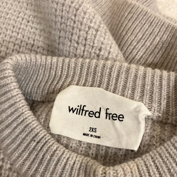 Aritzia pale gray waffle, knit, crewneck sweater, size 2XS - Picture 2 of 7